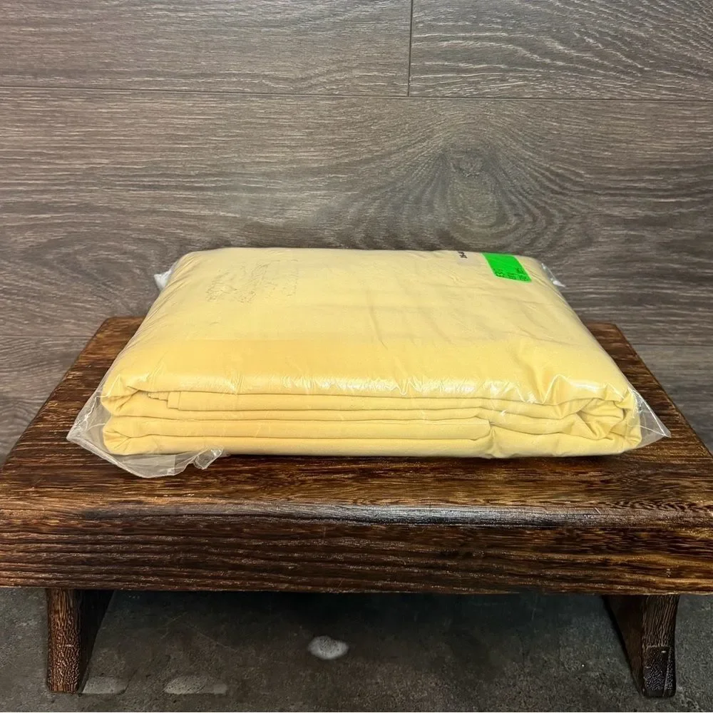 The Company Store Legends Smooth Wrinkle-Free Sateen Flat Sheet King Yellow NWOT